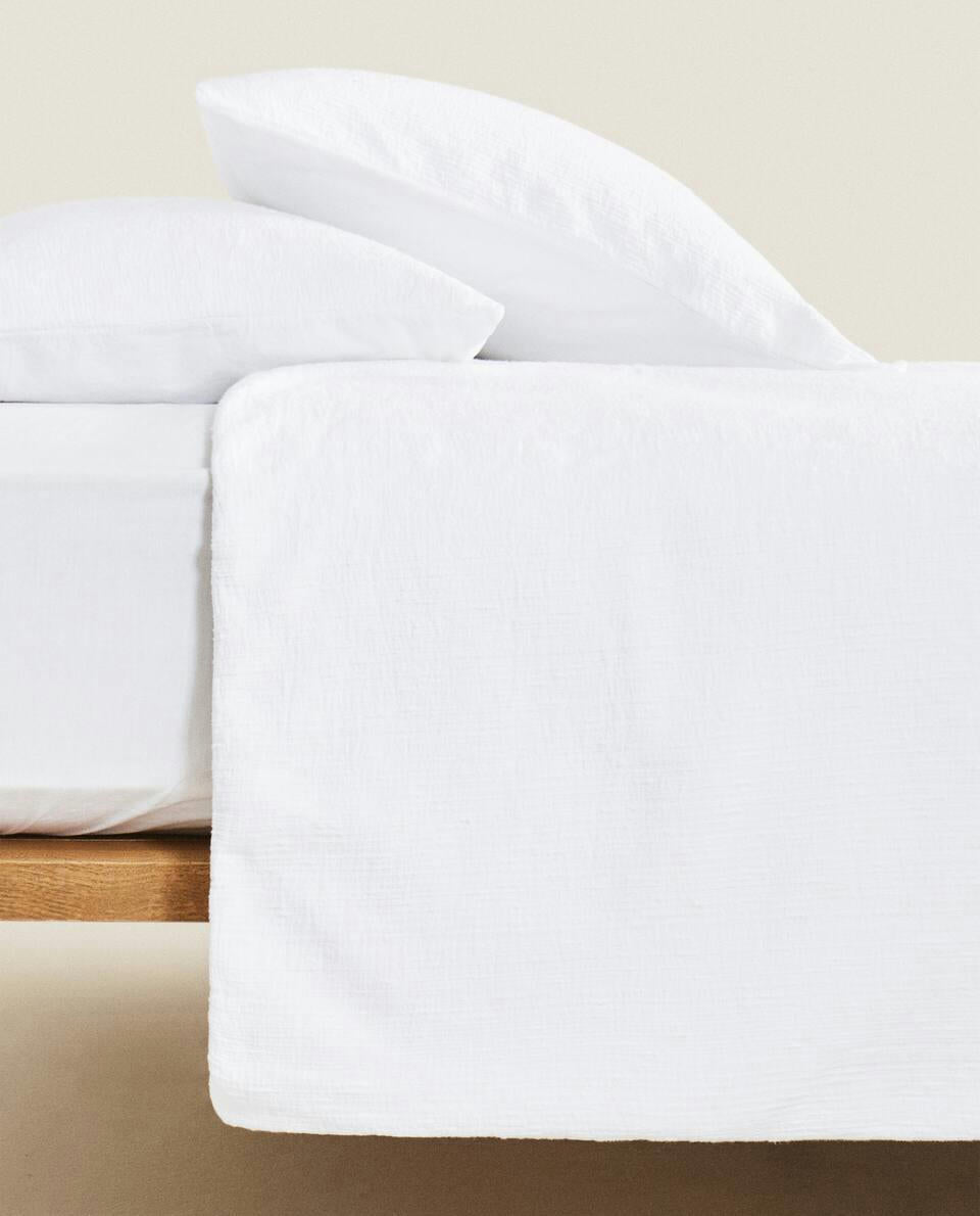 DUVET COVER WITH RAISED BEDSPREAD EFFECT