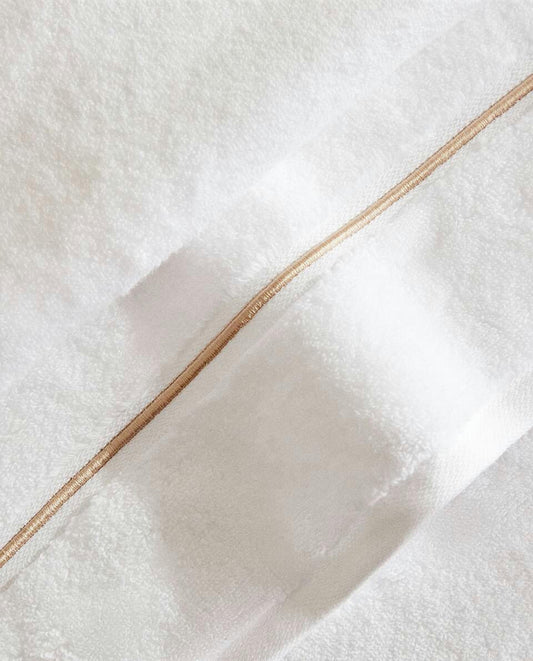 EMBROIDERED SCALLOPED EDGE TOWEL